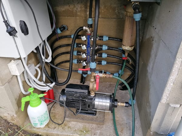 Automaticke rizeni zavlazovani zahrady a skleniku-{v priprave}